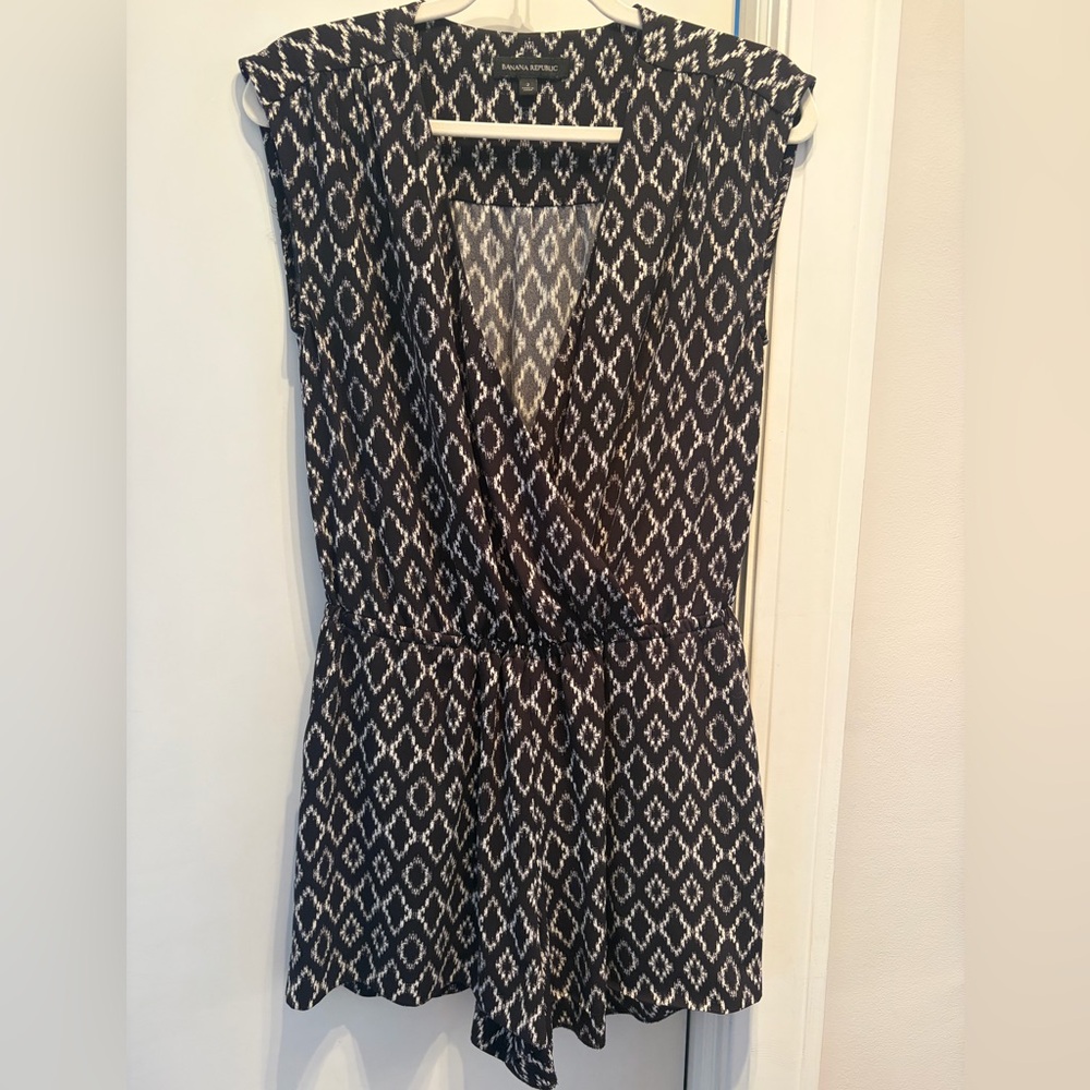 Banana Republic Ikat Print Romper Black White Sleeveless Size 2